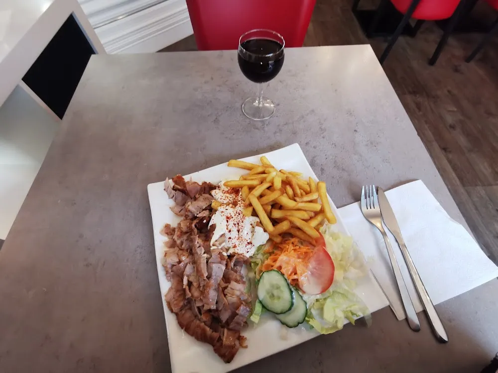 Kebab Frites Sur Assiette